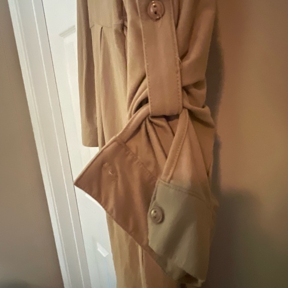 Collared v neck - no belt - Picture 2 of 5